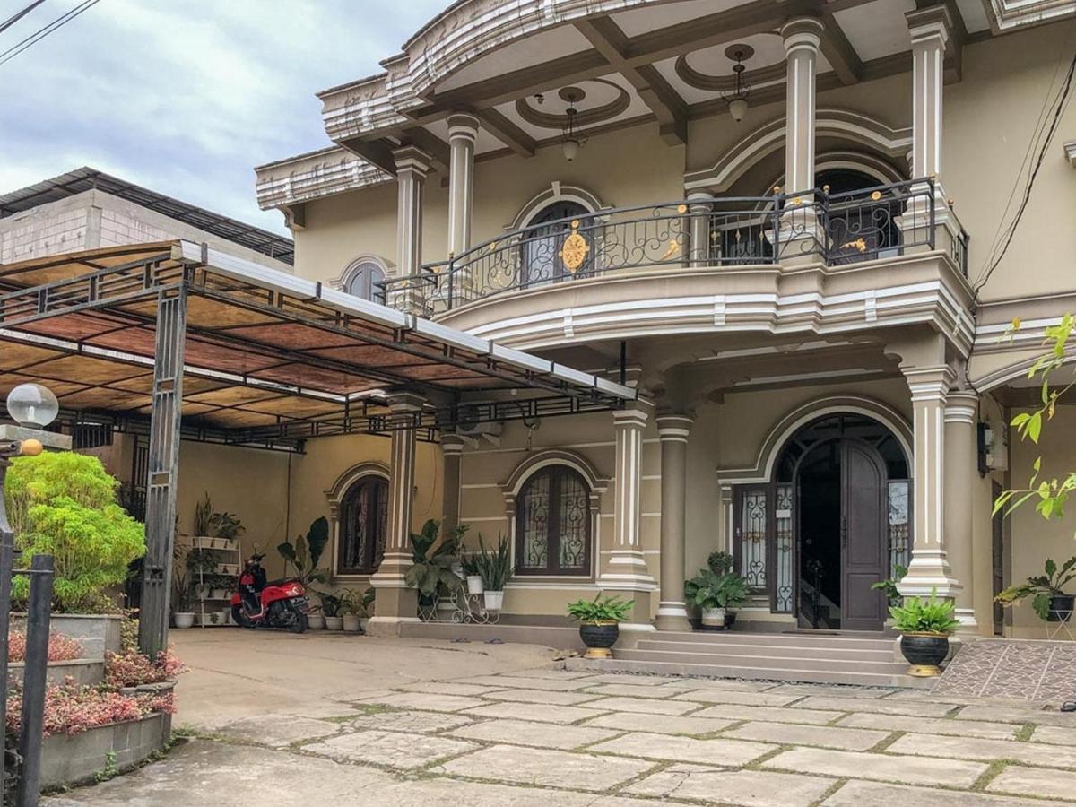 Sinar Hotel Enrekang Εξωτερικό φωτογραφία