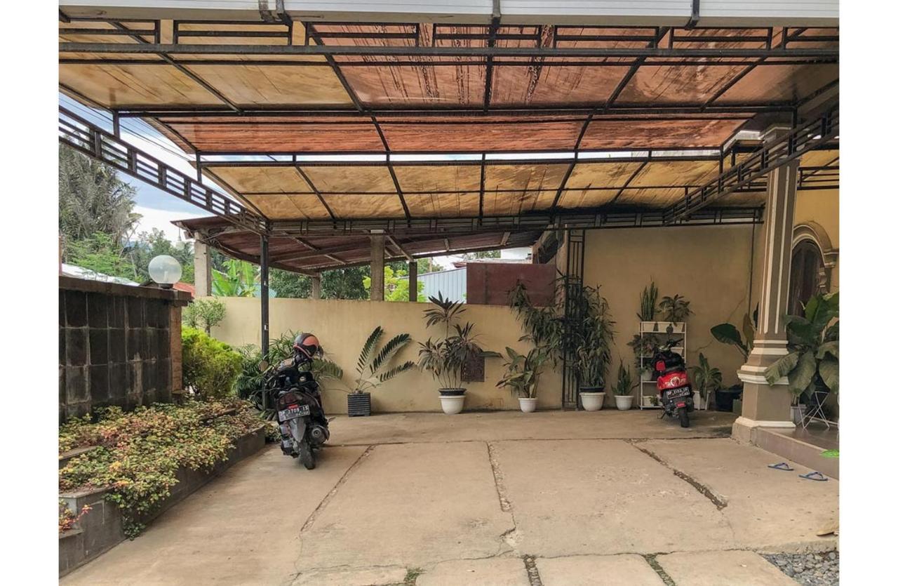 Sinar Hotel Enrekang Εξωτερικό φωτογραφία